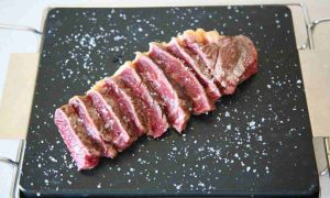 Carne a la piedra en casa y su preparación